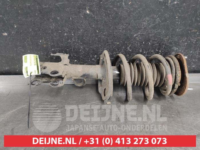 Lexus CT 200h Front shock absorber rod, right O640203