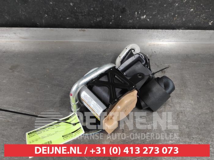 Suzuki Grand Vitara Front seatbelt, right O640233