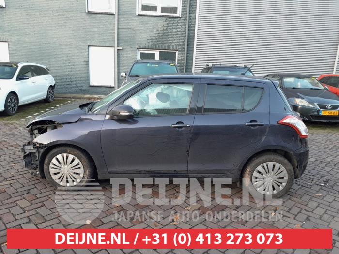 Suzuki Swift Driehoeks Ruit links-achter O640368