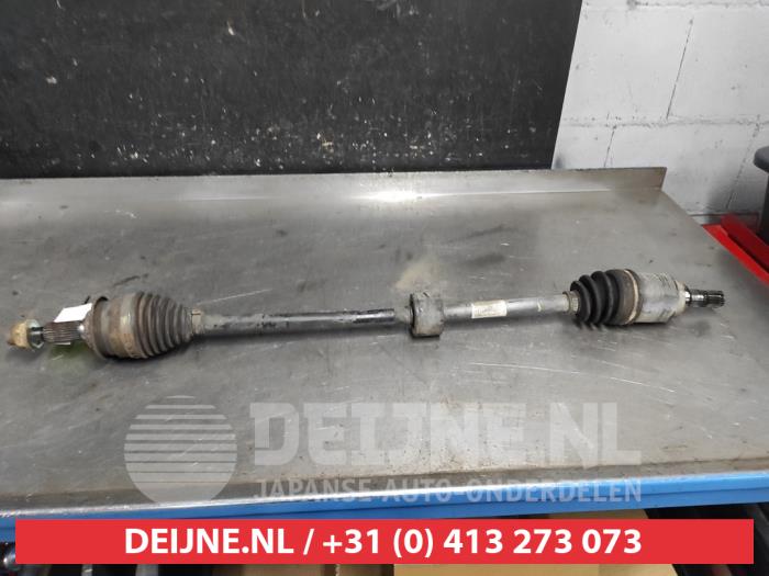 Suzuki Swift Aandrijfas rechts-voor O640585