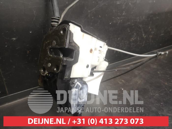 Kia Sportage Deurslot Mechaniek 4Deurs links-voor O640612
