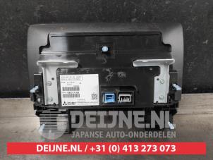 Honda HR-V Navigation display O640709 photo 2