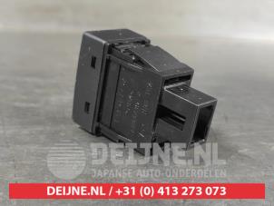 Honda HR-V AIH headlight switch O640753 photo 2