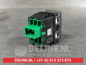 Honda HR-V ASR switch O640759 photo 2