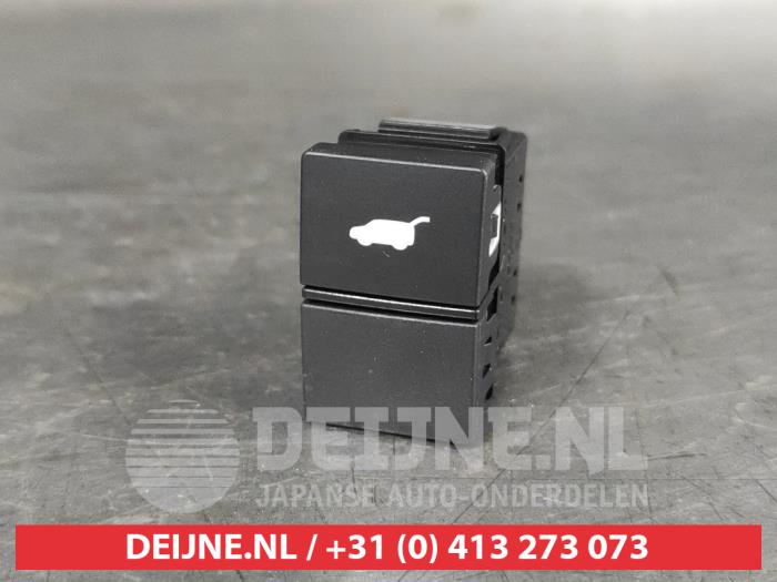 Honda HR-V Schakelaar achterklep O640760