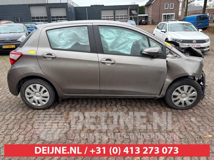 Toyota Yaris Driehoeks Ruit rechts-voor O640850
