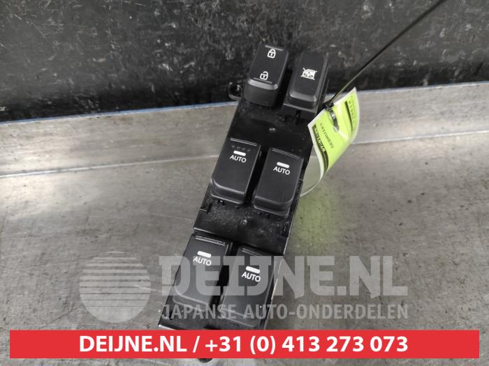 Kia Optima Combischakelaar ramen O641599