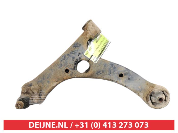 Toyota Corolla Draagarm onder links-voor O641744