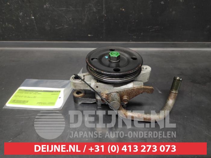 Stuurbekrachtiging Pomp van een Hyundai Coupe 2.0i 16V CVVT 2004