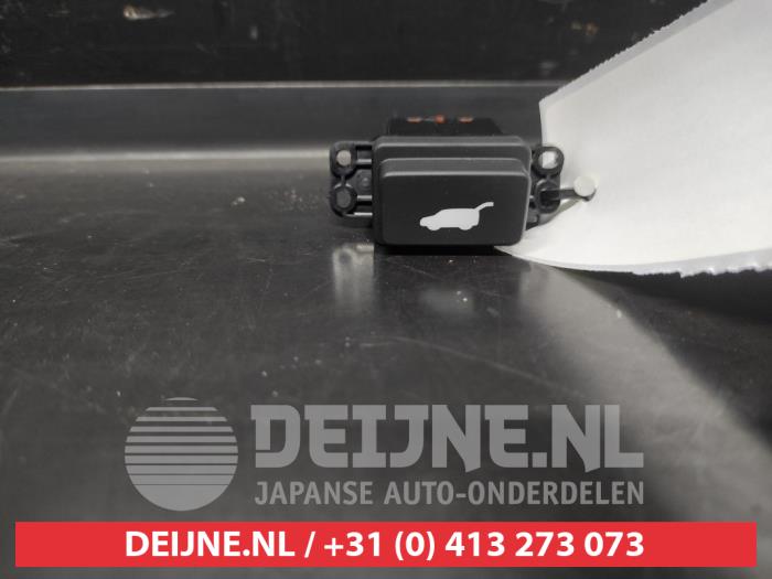 Honda HR-V Schakelaar achterklep O642263