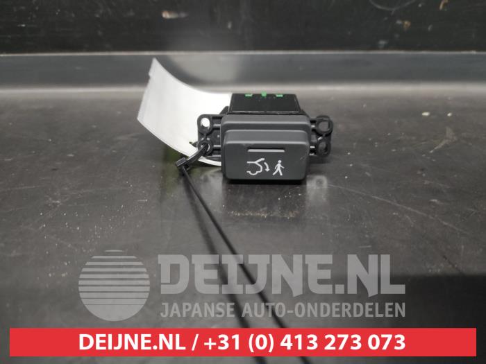 Honda HR-V Schakelaar achterklep O642265