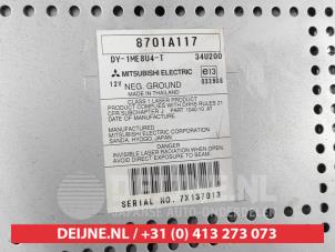 Mitsubishi Grandis Radio O642381 photo 3