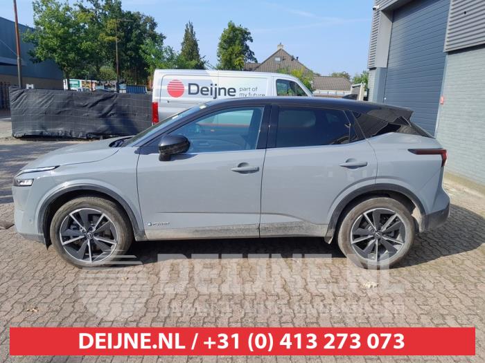 Nissan Qashqai Türscheibe 4-türig links hinten O642410