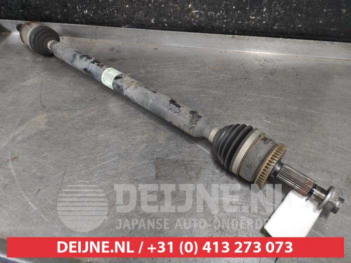 Gebruikte Steekas rechts-voor Kia Sportage (QL) 1.7 CRDi 115 16V 4x2 Prijs € 100,00 Margeregeling aangeboden door V.Deijne Jap.Auto-onderdelen BV