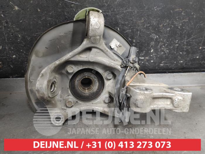 Toyota Prius Fusee links-voor O642591