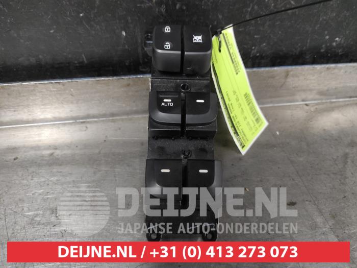 Hyundai I10 Combischakelaar ramen O642731