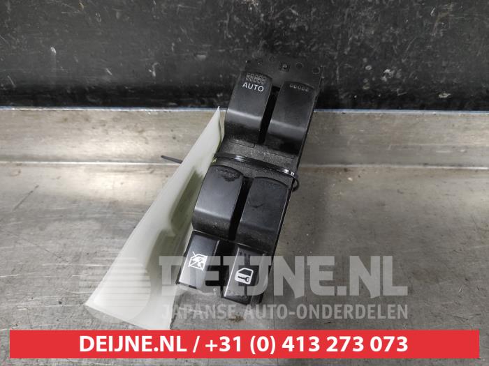 Suzuki Swift Kombischalter Fenster O642866