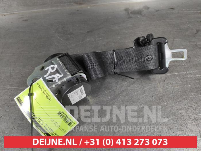 Toyota Verso-S Rear seatbelt, right O643046