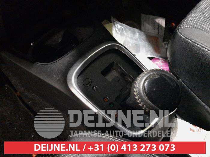 Toyota Yaris Selectiehendel automaat O643103