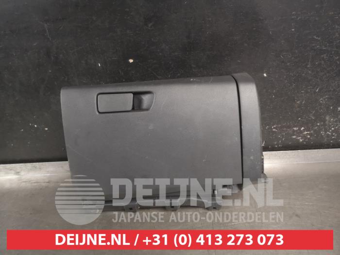 Nissan Qashqai Glovebox O643174