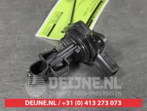 Gebruikte Luchthoeveelheidsmeter Toyota Hilux V/VI 2.8 D4D-F 16V 4x4 Prijs € 30,00 Margeregeling aangeboden door V.Deijne Jap.Auto-onderdelen BV