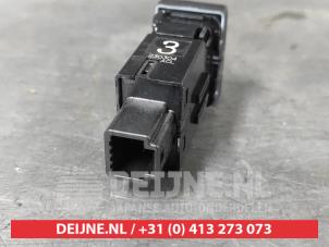 Toyota Hilux ASR schakelaar O643247 foto 2