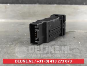 Toyota Hilux Stoelverwarmings Schakelaar O643252 foto 2