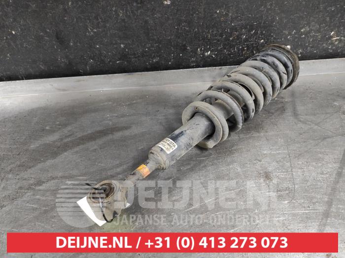 Toyota Hilux Stoßdämpferstrebe links vorne O643306
