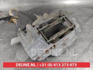 Toyota Hilux Front brake calliper, left O643309 photo 2