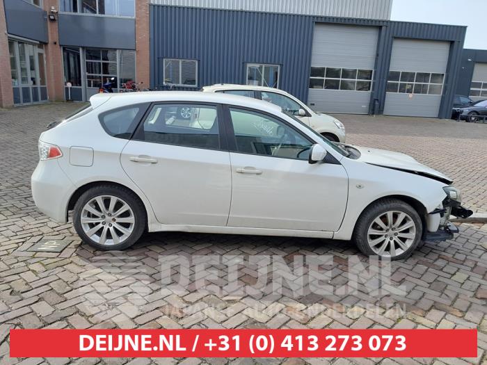 Subaru Impreza Türscheibe 4-türig rechts vorne O643409