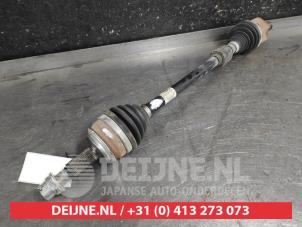 Gebruikte Homokineetas links-voor Nissan Qashqai (J12) 1.5 VC-T e-Power 16V Prijs € 250,00 Margeregeling aangeboden door V.Deijne Jap.Auto-onderdelen BV