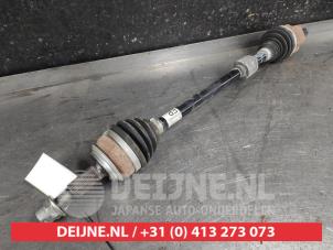 Gebruikte Aandrijfas rechts-voor Nissan Qashqai (J12) 1.5 VC-T e-Power 16V Prijs € 150,00 Margeregeling aangeboden door V.Deijne Jap.Auto-onderdelen BV