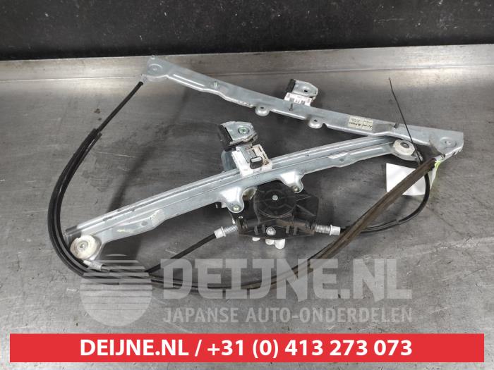 Mitsubishi Colt Window mechanism 2-door, front right O643912