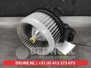 Toyota Prius Heating and ventilation fan motor O643935 photo 2