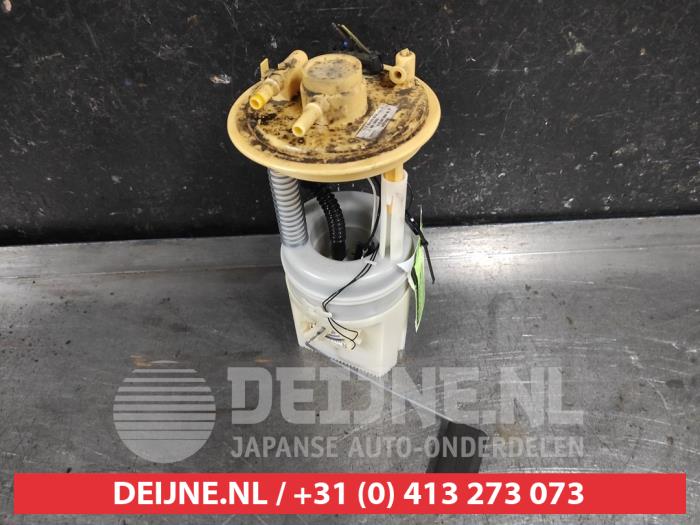 Gebruikte Tank element Pomp Mitsubishi Colt (Z2/Z3) 1.1 12V Prijs € 25,00 Margeregeling aangeboden door V.Deijne Jap.Auto-onderdelen BV