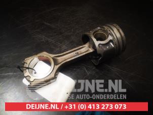 Gebruikte Drijfstang Hyundai iX35 (LM) 2.0 CRDi 16V 4x4 Prijs op aanvraag aangeboden door V.Deijne Jap.Auto-onderdelen BV