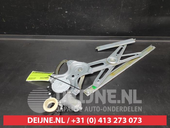 Toyota Avensis Fenstermechanik 4-türig links vorne O644019