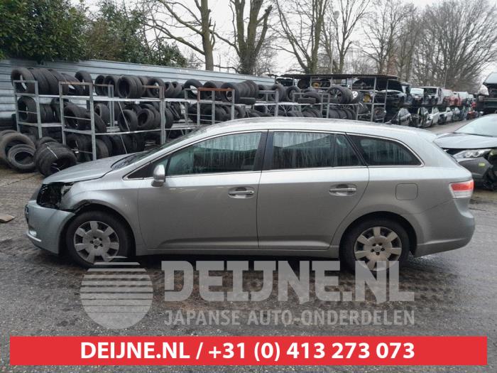 Toyota Avensis Zusätzliches Fenster 4-türig links hinten O644025