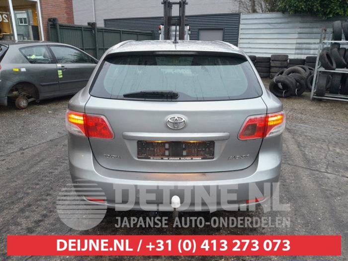 Toyota Avensis Heckklappenreflektor rechts O644033