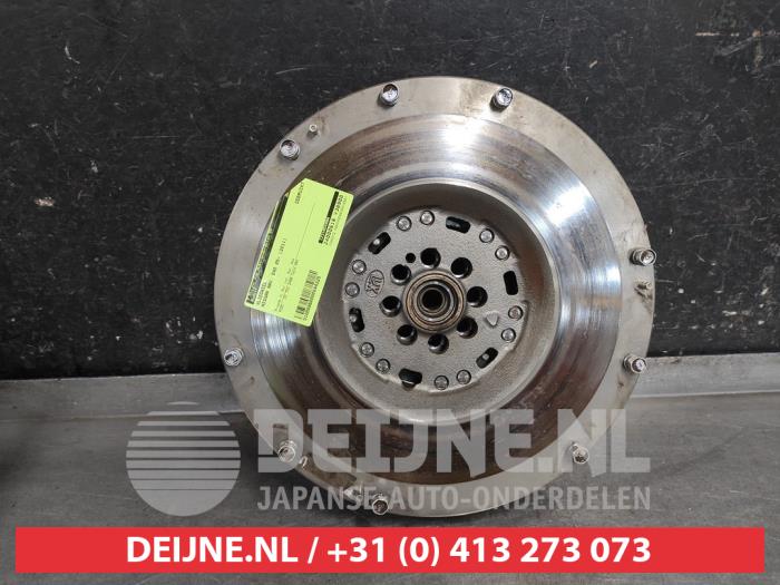 Gebruikte Vliegwiel Nissan Navara (D40) 2.5 dCi 16V 4x4 Prijs € 150,00 Margeregeling aangeboden door V.Deijne Jap.Auto-onderdelen BV