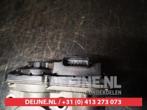 Nissan Pulsar Gasklephuis O644496 foto 3