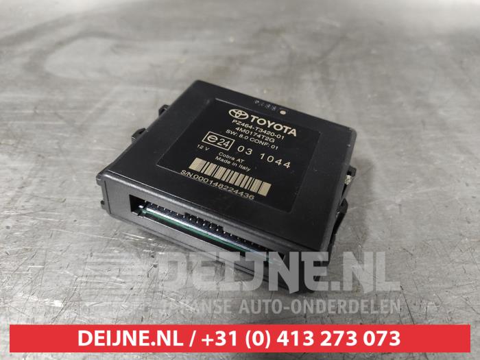 Toyota Avensis PDC Modul O644568