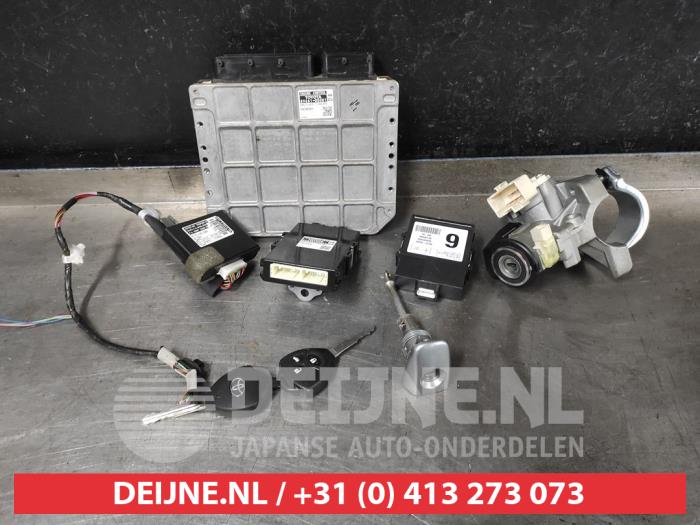 Toyota Avensis Steuergerät Motormanagement O644570