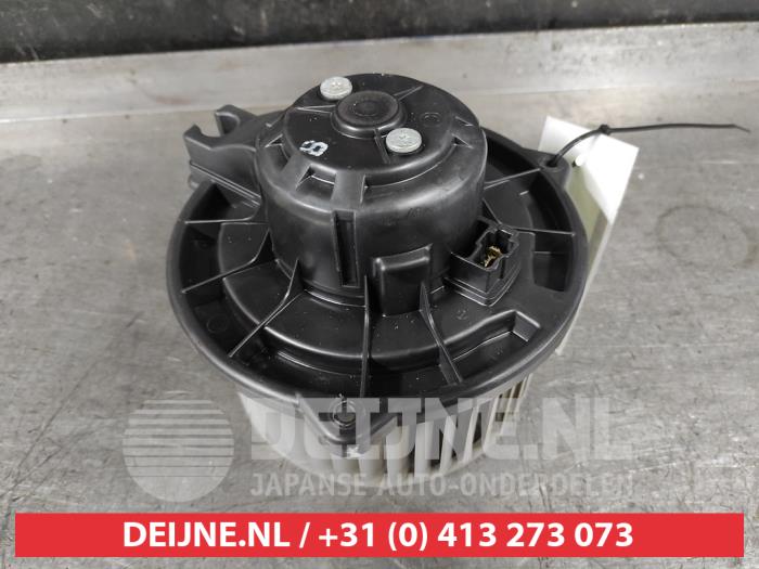 Toyota Avensis Kachel Ventilatiemotor O644645
