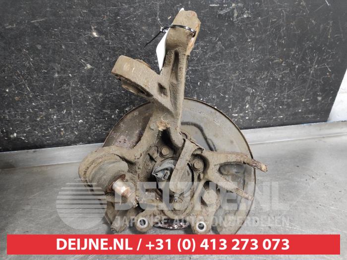 Toyota Avensis Fusee links-achter O644666