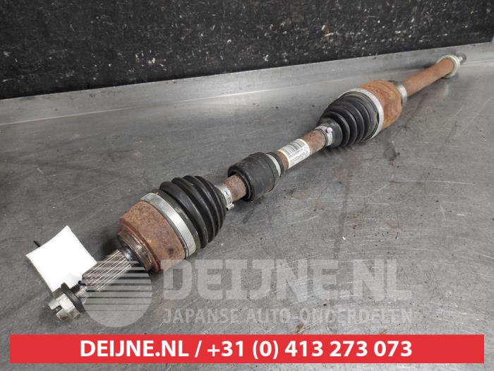 Gebruikte Steekas rechts-voor Nissan Juke (F16) 1.0 DIG-T 117 12V Prijs € 150,00 Margeregeling aangeboden door V.Deijne Jap.Auto-onderdelen BV