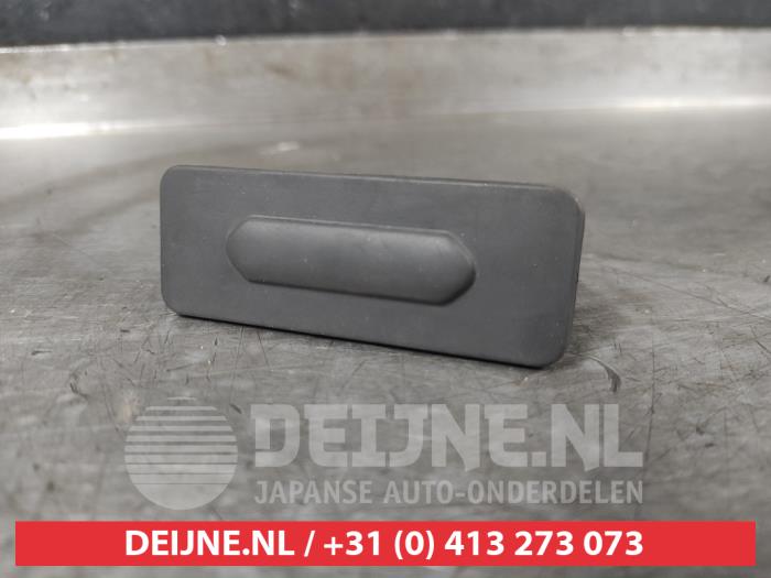 Mitsubishi Colt Tailgate switch O644942