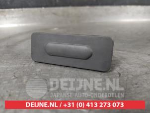 Gebruikte Schakelaar achterklep Mitsubishi Colt 1.0 MPi 12V Prijs op aanvraag aangeboden door V.Deijne Jap.Auto-onderdelen BV