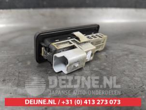 Mitsubishi Colt Tailgate switch O644942 photo 2