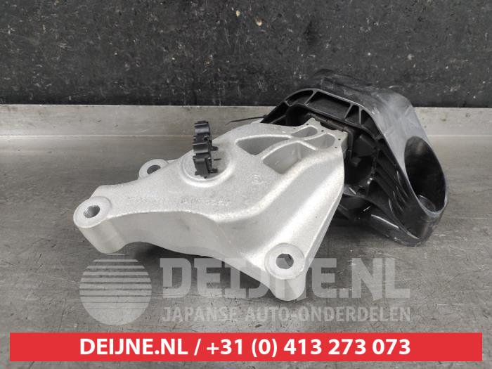 Mitsubishi Colt Engine mount O644948